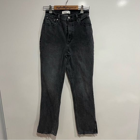 Abercrombie & Fitch 90's Straight Ultra High Rise Jeans Curve Love black slit - Picture 2 of 9